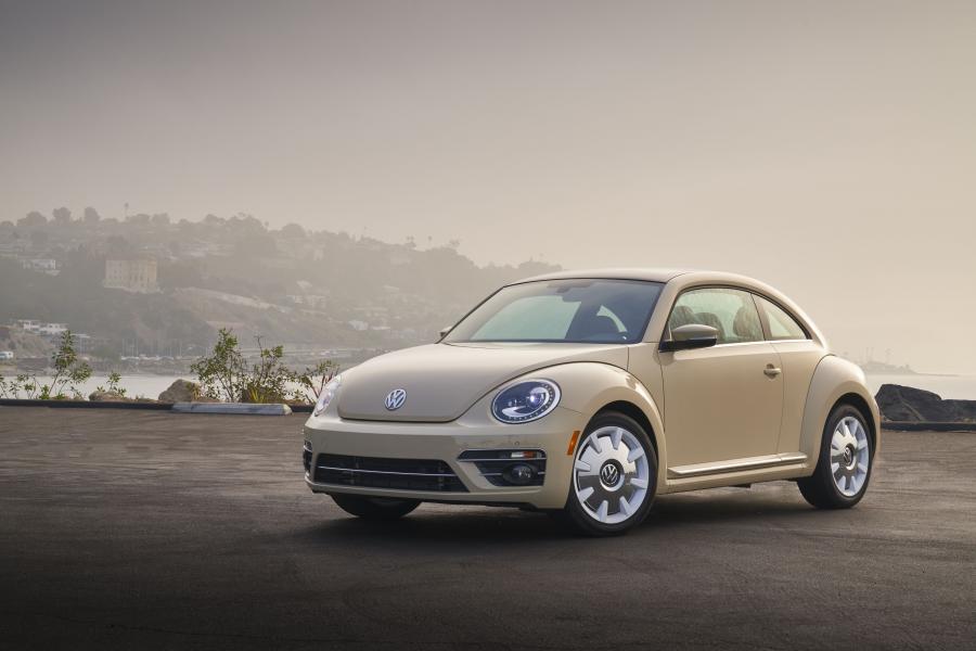  Volkswagen Beetle SEL Final Edition 2018 года  (WW) (фото 18 из 19)
